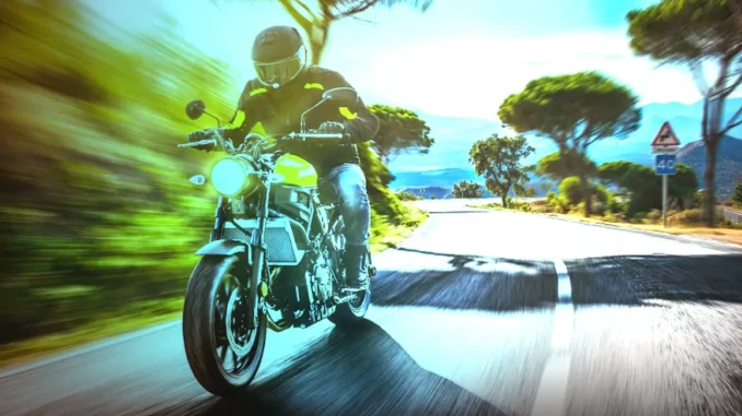 Kelengkapan berkendara motor yang aman untuk keselamatan di jalan