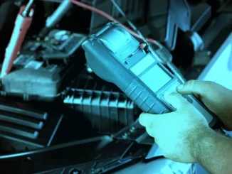 Cara mengecek aki mobil yang mulai lemah sebelum mogok