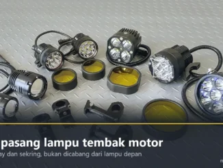 Sembilan unit lampu tembak LED beserta braket dan filter kuning tertata di atas pelat bordes, berpita judul Cara pasang lampu tembak motor