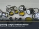 Sembilan unit lampu tembak LED beserta braket dan filter kuning tertata di atas pelat bordes, berpita judul Cara pasang lampu tembak motor
