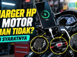 Pengisi daya kendaraan berbentuk tabung dengan dua lubang soket dan port USB, bercolokan pemantik rokok, dengan panel judul Charger HP di motor di sisi kiri